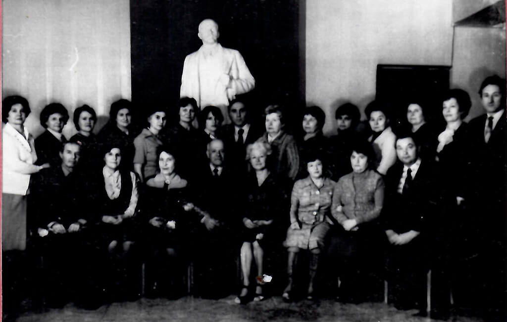 Встреча выпускников физико-математического факультета через 20 лет. 1980-е годы Встреча выпускников физико-математического факультета через 20 лет. 1980-е годы