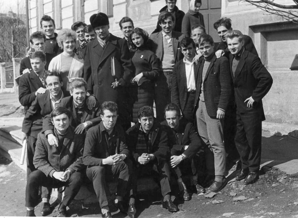 Студенты художественно-графического факультета. 1950-е годы Студенты художественно-графического факультета. 1950-е годы